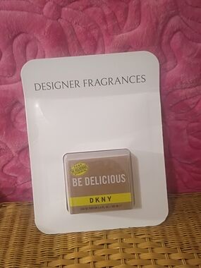 DKNY Be Delicious Fragrance Display - Brown & Yellow